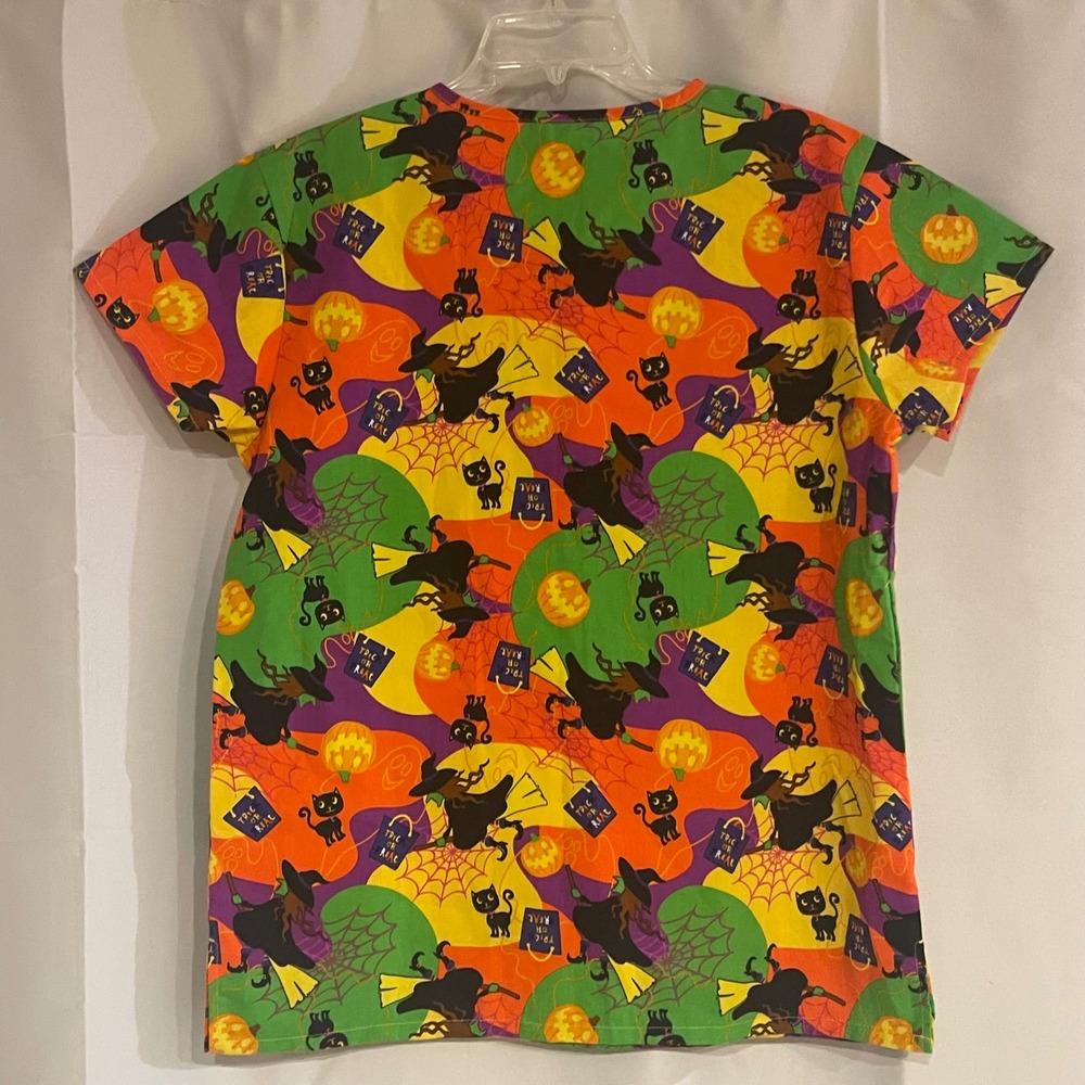 Zikit Halloween Scrub Top Womens Small Witches Black Cats Pumpkins V-Neck Pocket